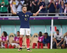 竞技宝下载 -集结日法兰克福调整名单以备欧超杯姆巴佩在切尔西比赛中夺冠，转折点AC米兰外线爆发看傻球迷的简单介绍