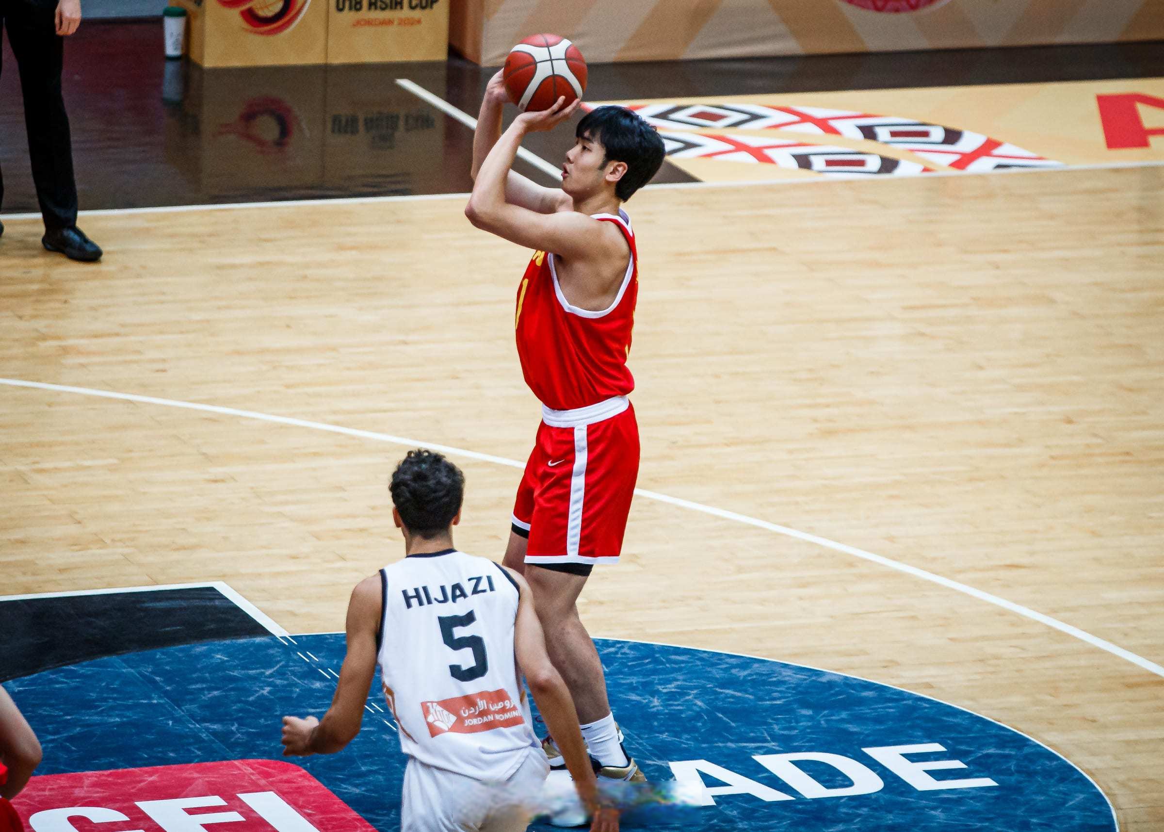 竞技宝入口 -加时末段广东宏远绝杀压哨：亚冠节点到来，球迷炸锅，身体对抗强度拉满 